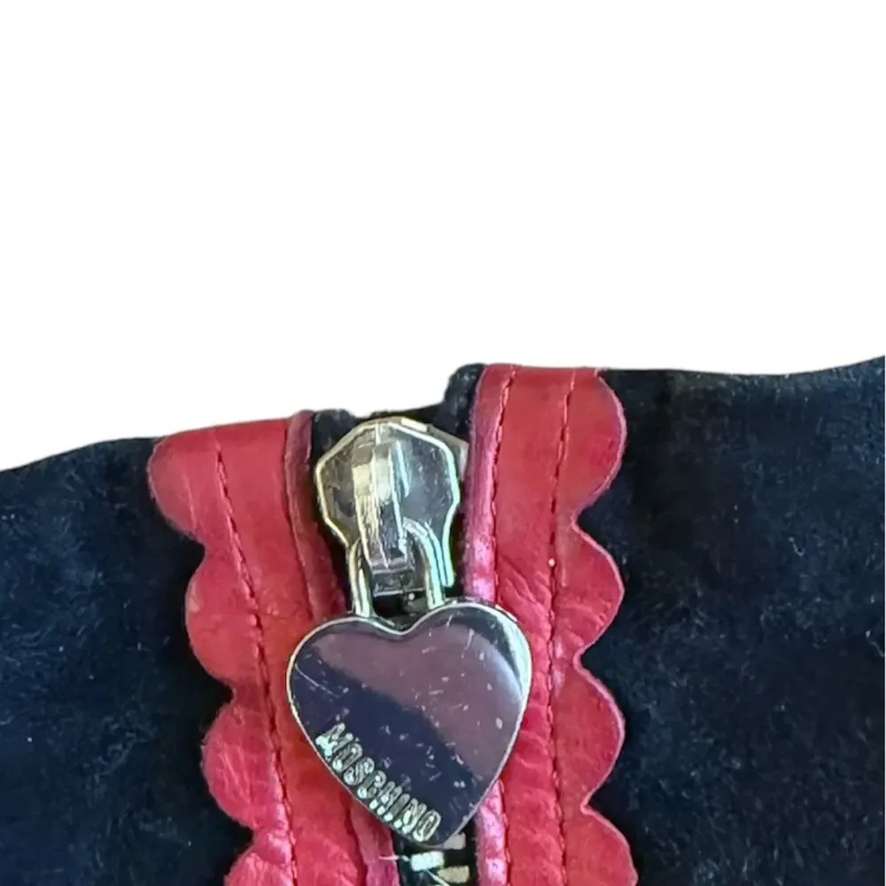 Moschino chic mittens